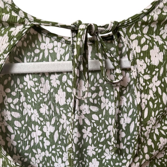 Le Lis Green‎ Floral Open Back Cropped Long Sleeve Top S - Picture 4 of 4